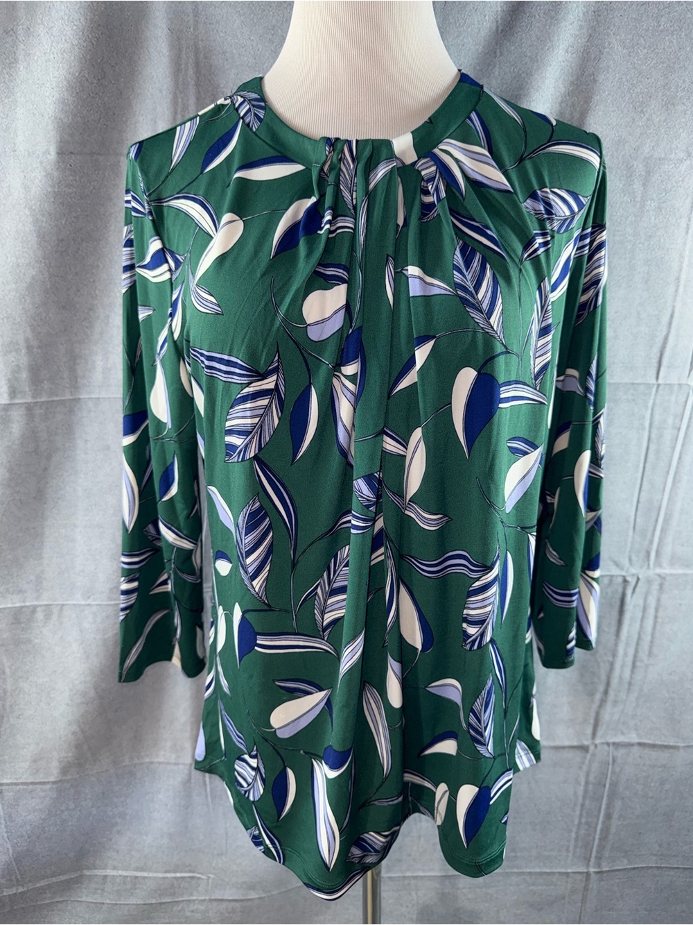 3104-Liz Claiborne Green Leaf-Print Long Sleeve Blouse